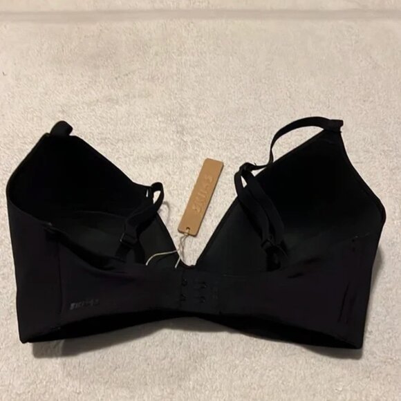 Skims 30A Onyx Bra - Picture 2 of 2